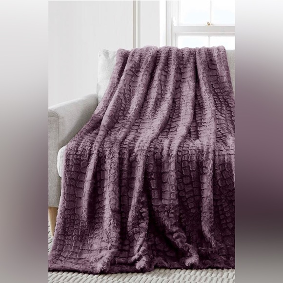 Modern Threads | Bedding | Modern Thread Luxury Faux Fur Throw Blanket ...